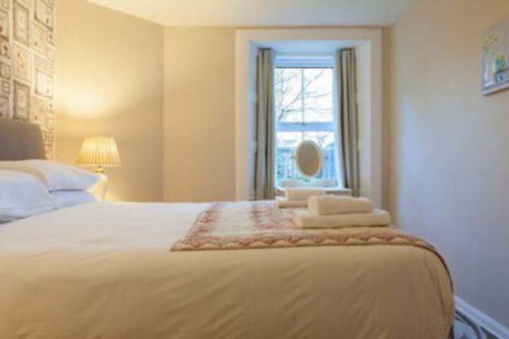 Room 10 of 15