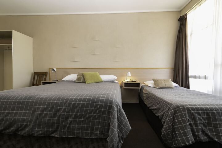 Room 6 of 48
