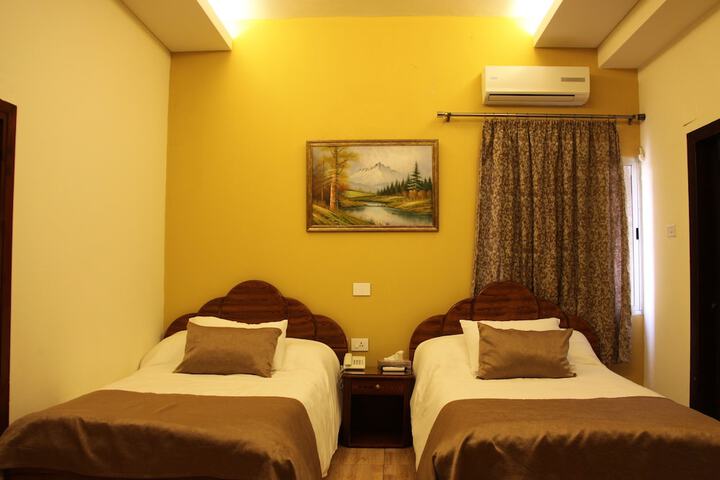 Room 34 of 119