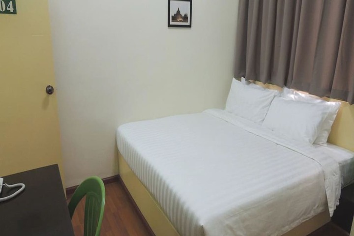 Room 7 of 19