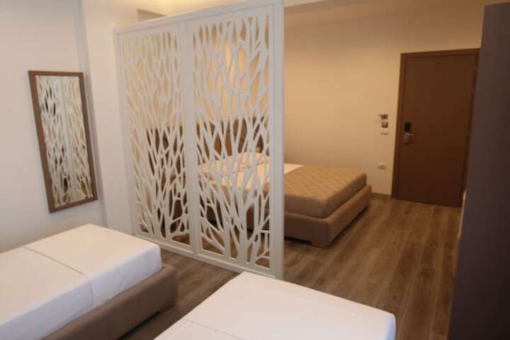 Room 25 of 59