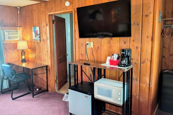 Room 8 of 17
