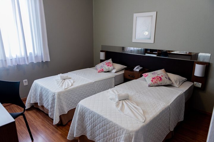 Room 4 of 43