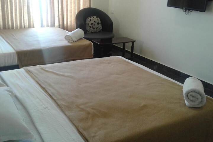 Room 12 of 38