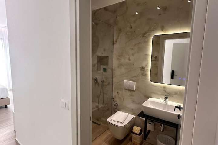 Room 53 of 89