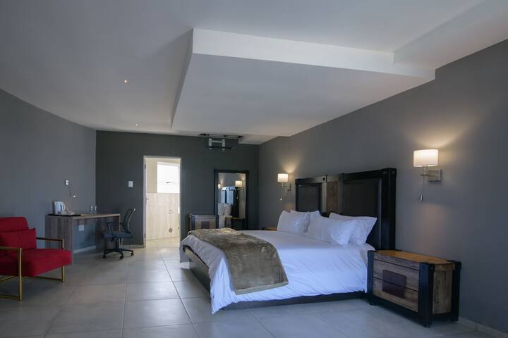 Room 2 of 6