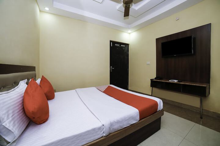 Room 14 of 18