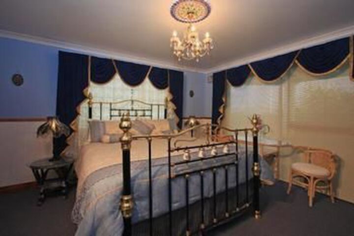 Room 12 of 19