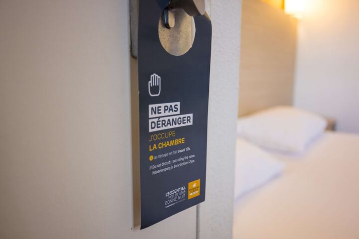 Room 8 of 40
