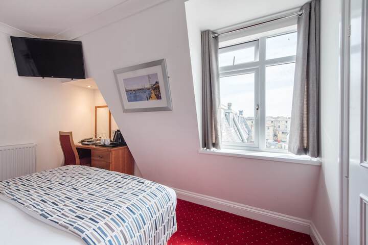 Room 7 of 43