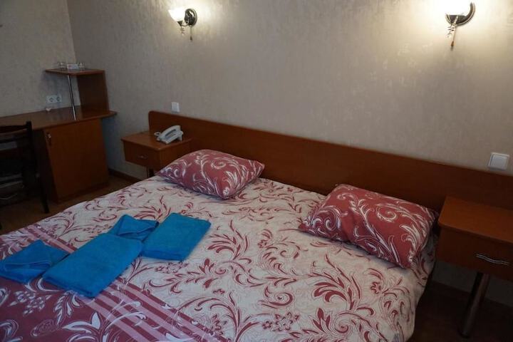 Room 11 of 33