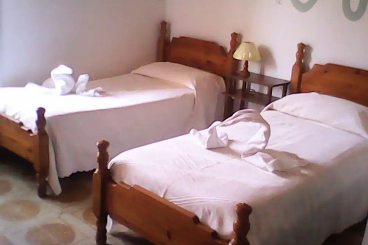 Room 2 of 27