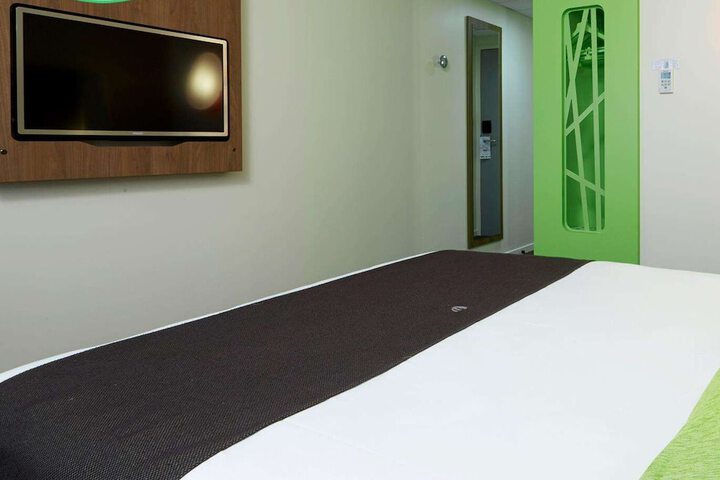 Room 12 of 39
