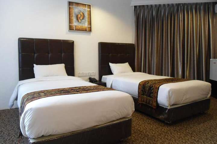 Room 12 of 42