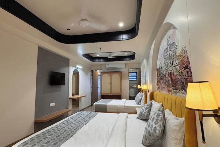 Room 9 of 121