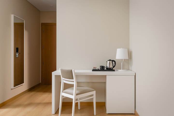 Room 15 of 76