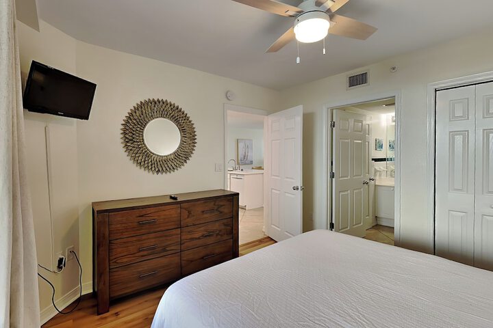 Room 14 of 118
