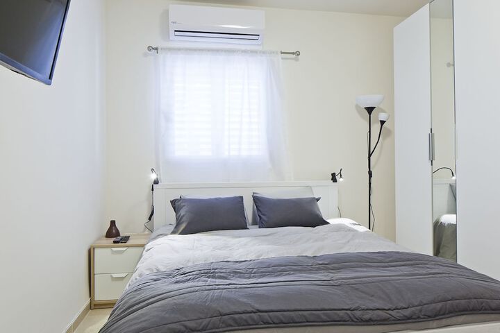 Room 2 of 21