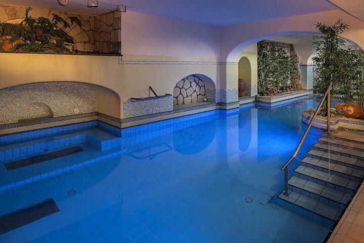 Pool 49 of 106