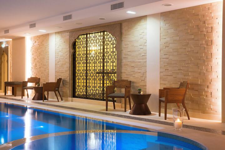 Hotel with Pool