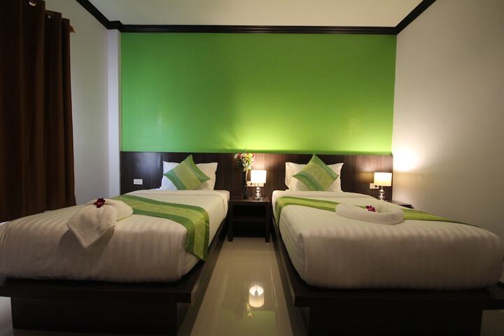 Room 3 of 79