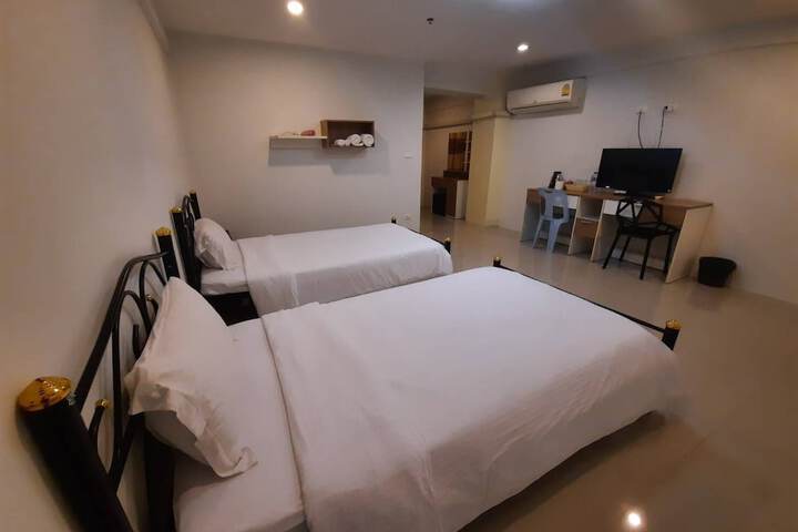 Room 8 of 43