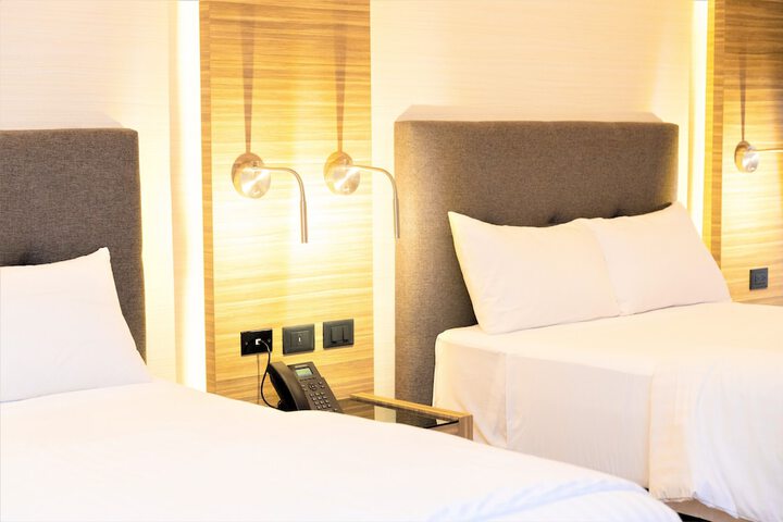 Room 6 of 115