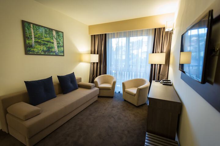 Room 17 of 49