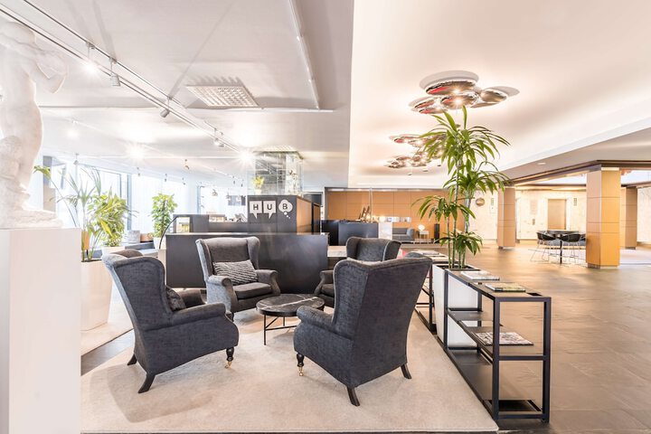 Guest Lobby