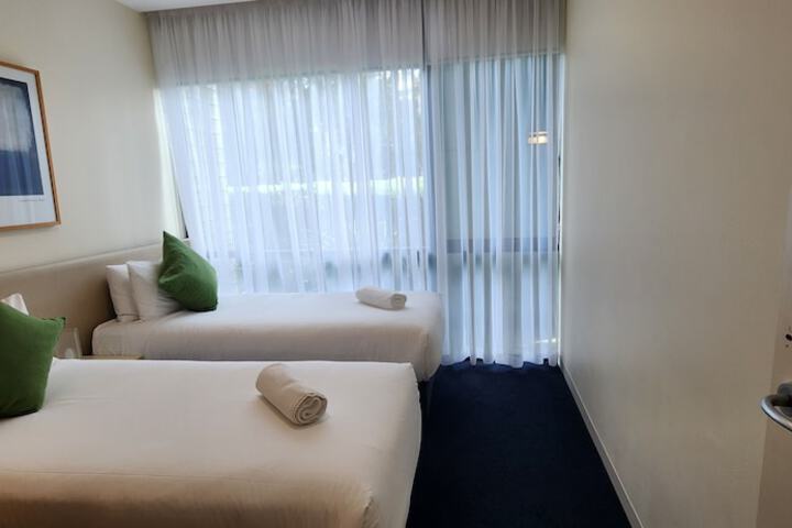 Room 18 of 105