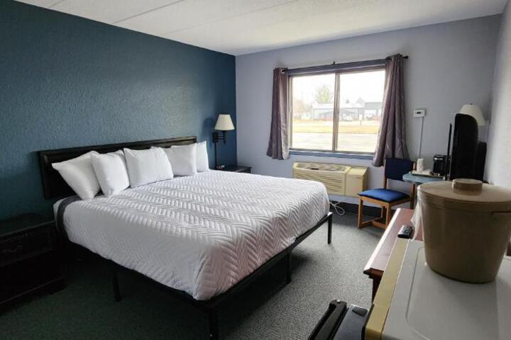 Standard Double Room 2 Queen Beds (1 of 7)
