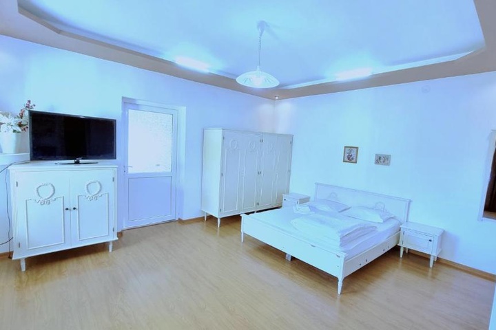 Room 5 of 21