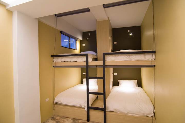 Room 8 of 43