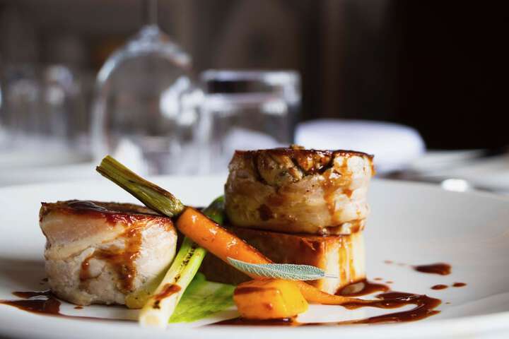 Dining 27 of 99