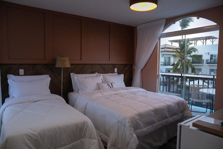 Room 5 of 12