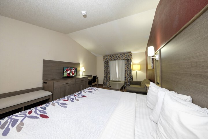 Superior King Bed (6 of 16)