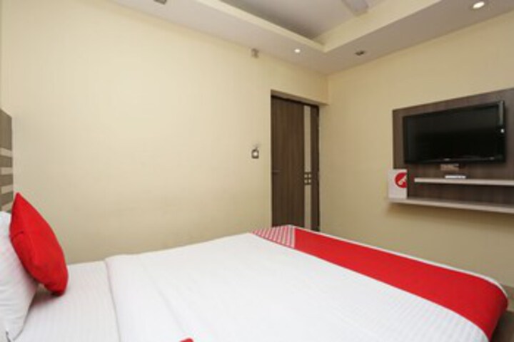 Room 33 of 33