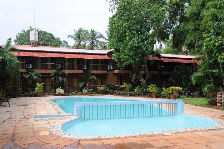 Hotel Pool