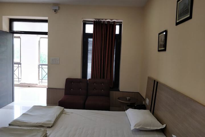 Room 16 of 52