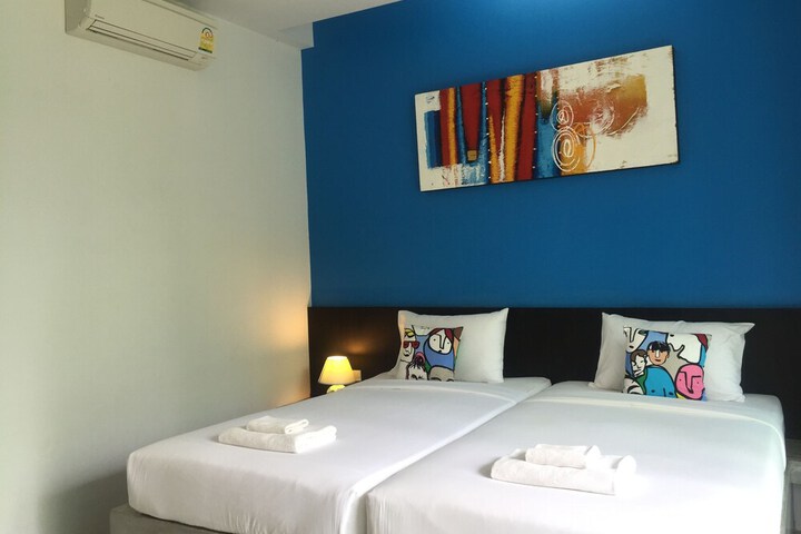 Room 8 of 161