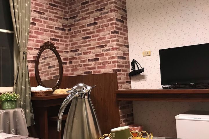 Room 21 of 49