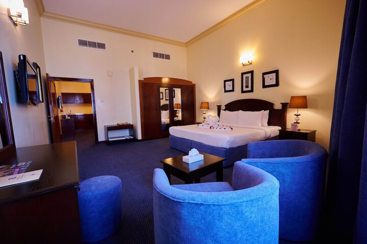 Room 54 of 80