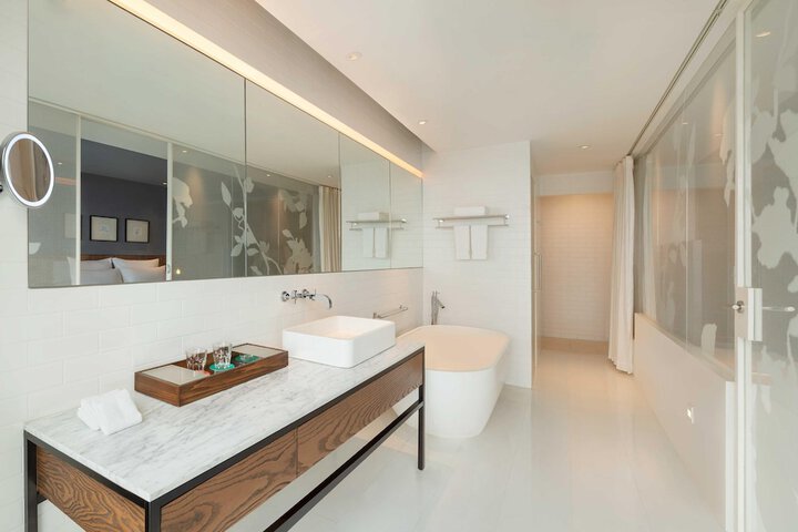 Room 25 of 51