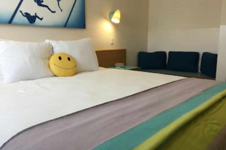 Room 43 of 255