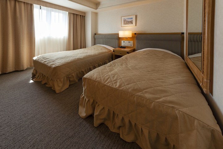 Room 8 of 21