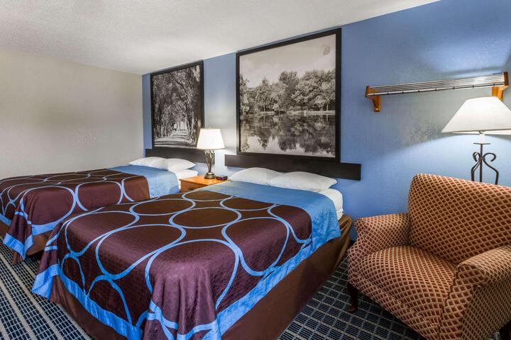 2 Double Beds (2 of 6)
