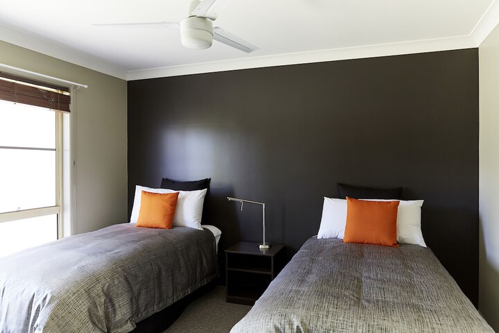 Room 6 of 35