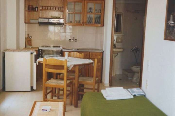 Room 13 of 22