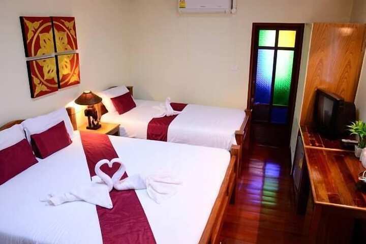 Room 5 of 17