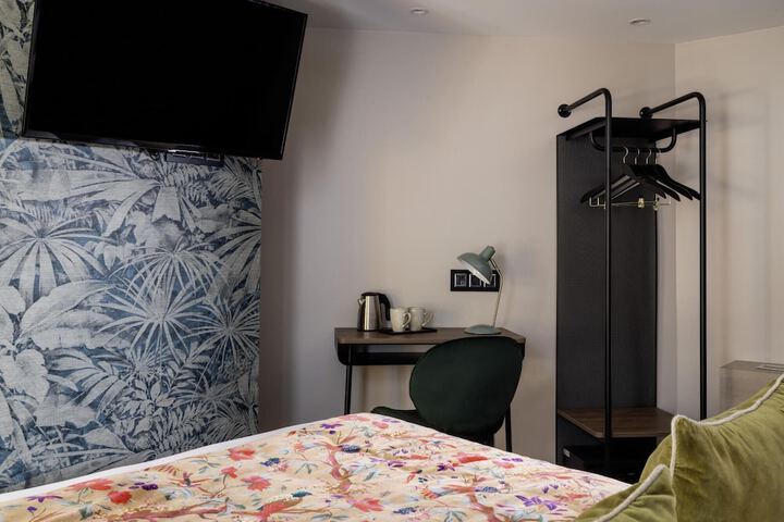 Room 17 of 85